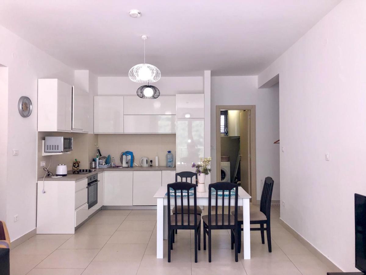 Lavender Bay Apartment D9 Donji Morinj Ngoại thất bức ảnh