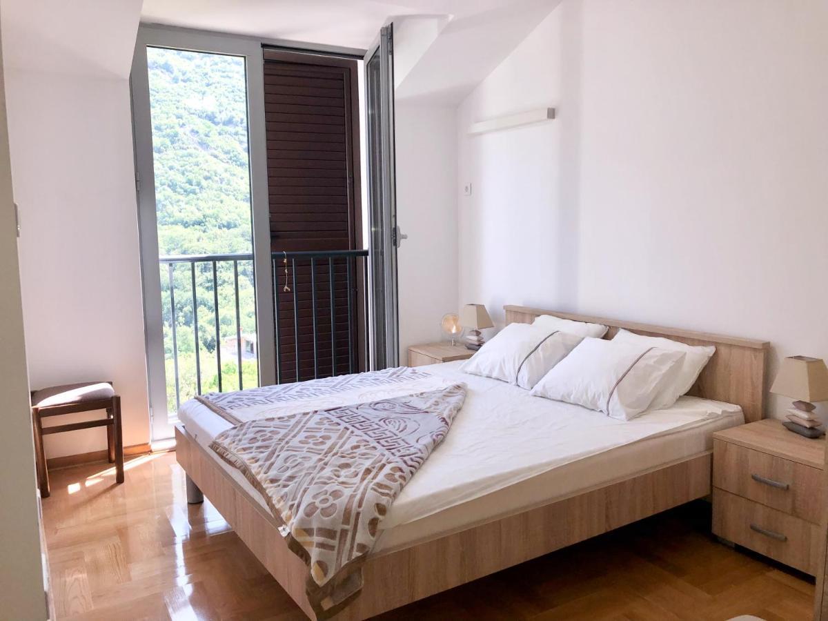 Lavender Bay Apartment D9 Donji Morinj Ngoại thất bức ảnh